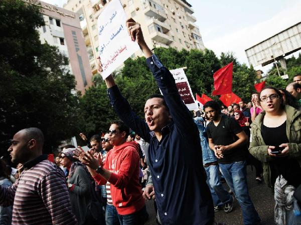 13 حزبا وحركة سياسية تندد بحكم الإخوان في مسيرة “ذكرى التنحي” غدا