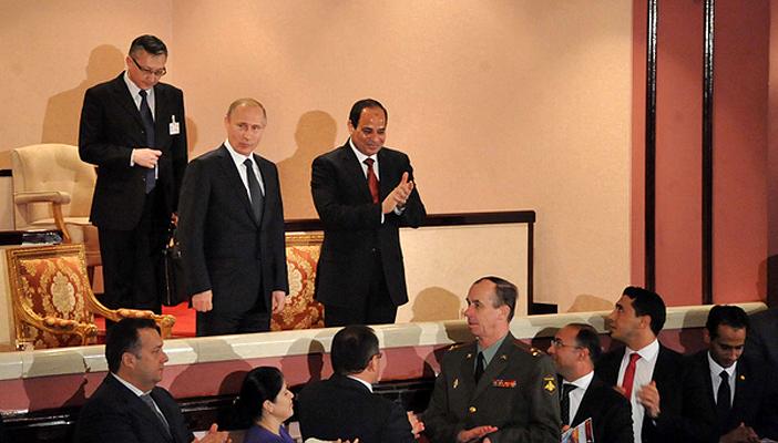 بوتين والسيسي.. من الجاكيت لـ”الكلاشنكوف”