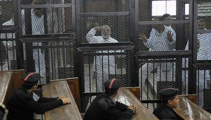 النقض تلغي حكم إعدام بديع وآخرين بالمنيا