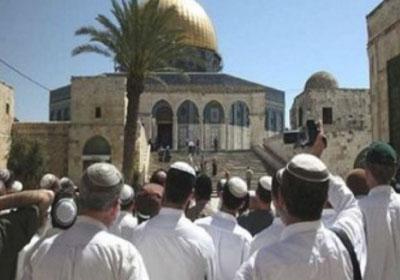 مستوطنون يقتحمون باحات المسجد الأقصى