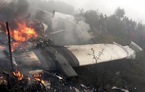 مصرع 103 شخص فى تحطم طائرة حربية جزائية