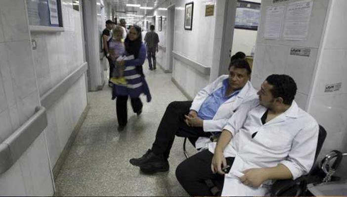 النيابة تخلي سبيل أمناء الشرطة في قضية الاعتداء على “طبيبي المطرية”