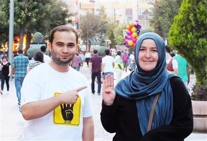 صالحة وجهاد: شعار رابعة كان صرختنا للعالم تنديدا بالمجزرة