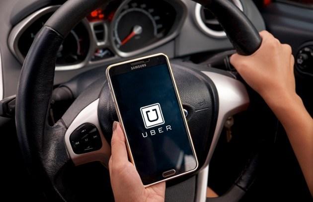 فرنسي يطالب “أوبر” بتعويض 45 مليون يورو للتسبب في طلاقه