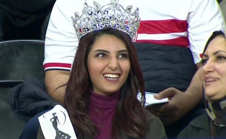 “فتاة التاج” ترد على سخرية مدحت شلبي في مباراة كأس السوبر