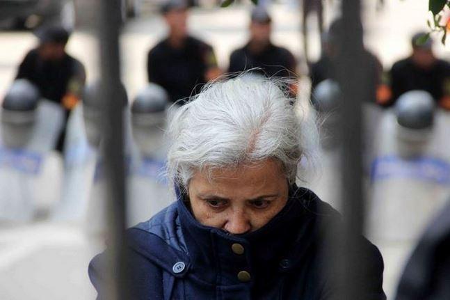 النيابة العامة تحقق مع منى مينا بتهمة “التحريض ضد الشرطة”