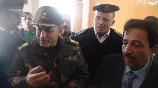 قائد الجيش الثاني يستقبل اهالي بورسعيد