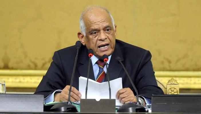 عبدالعال للسيسي: وقفت مع شعبك: ومغردون: مرتعش لأن القاتل يجلس بجواره