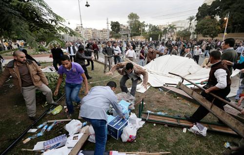 حبس المتهمين بحرق خيام المعتصمين في “الاتحادية” 15 يوما