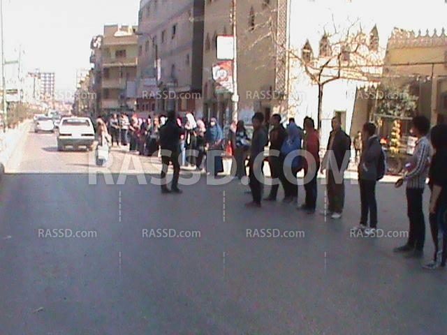 سلسلة بشرية لـ”طلاب ثانوي” تنديدا باعتقال طالبة ببنى سويف