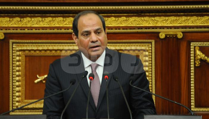 بالفيديو.. السيسي يتجاهل سؤال أحد النواب: “وسد النهضة يا ريس؟”