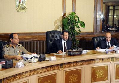 وزير الداخلية يؤكد تكثيف الحملات الامنية لضبط الشارع