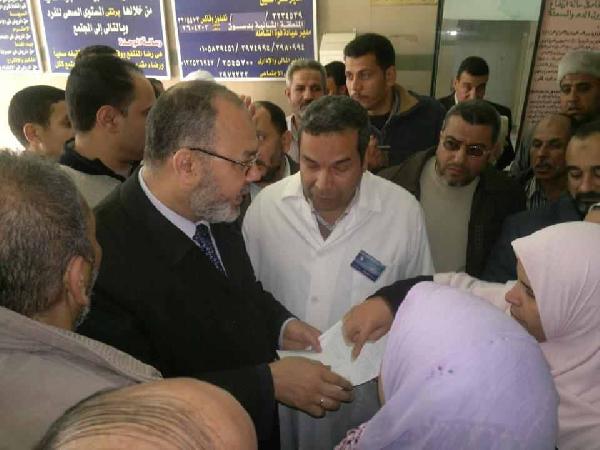 محافظ كفر الشيخ يتفقد مدينة فوه فجراً للاطمئنان على الخدمات التي تقدم للمواطنين