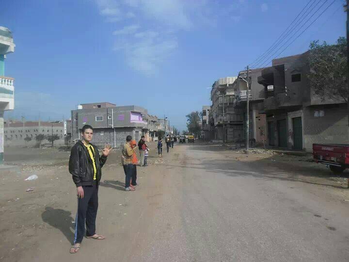 سلسلة بشرية لـ”تحالف دعم الشرعية” بكفر الشيخ