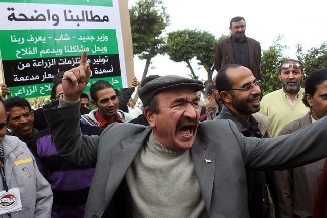 أبو عيطة.. بين “نصير العمال” المناضل و”وزير العمال” المتجاهل