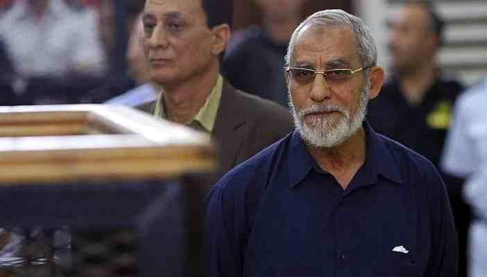 تأجيل محاكمة بديع في حرق محاكم الإسماعيلية لمارس القادم