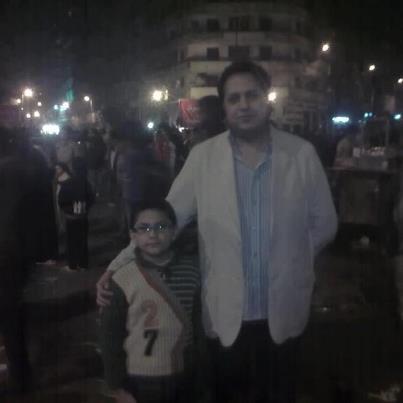 مسيرة تجوب “التحرير” لتأبين ذكرى المذيع عبده قاسم