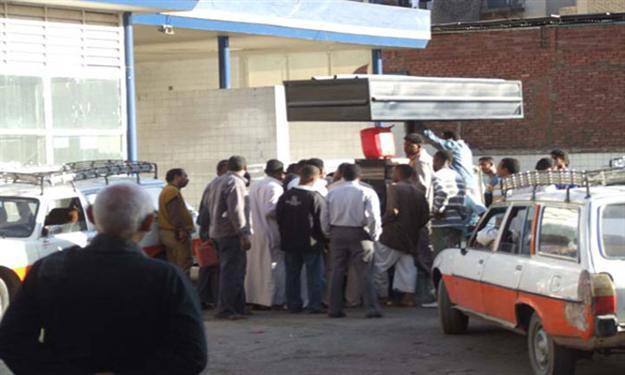 نقص السولار يلقي بظلاله على أسوان