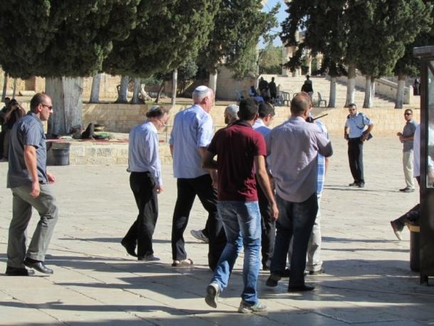 45 مستوطنا صهيونيا يقتحمون المسجد الأقصى