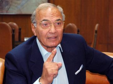 النائب العام يحقق في اتهام  شفيق وخلفان  بتمويل “البلاك بلوك”