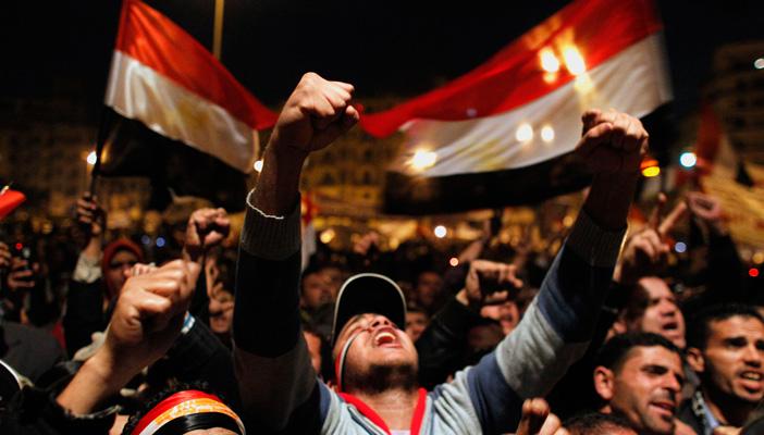 سياسيون يدعون لبدء حوار بين القوى الثورية