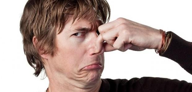 دراسة: التخلص من رائحة عرق الإبطين باستخدام عرق شخص أخر