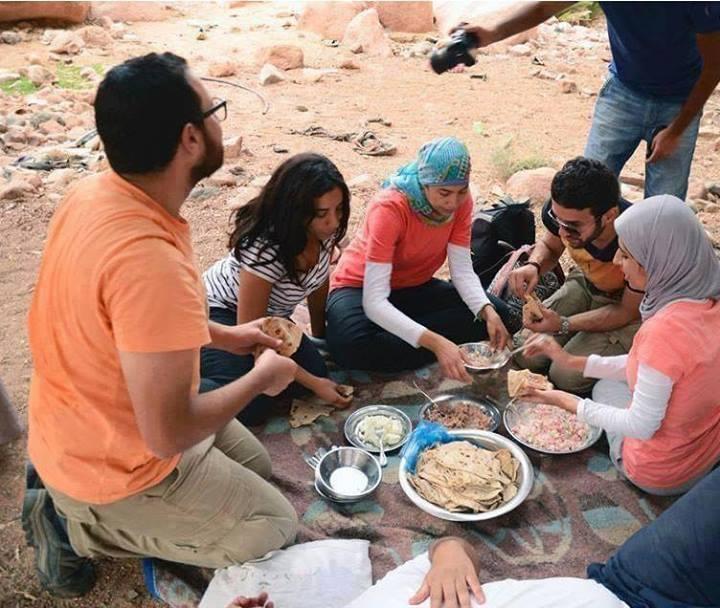 أشهر تعليقات شباب الفيس عقب حادث سانت كاترين: “ماتوا عشان مصريين”