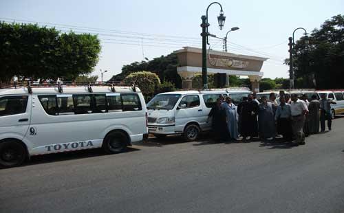 سائقي الأجرة يستغلون الشعب دون رقابة من الجهات المسئولة