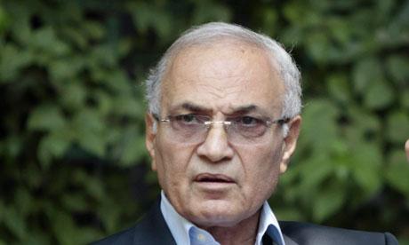 مصر تخاطب الانتربول للقبض على “شفيق”