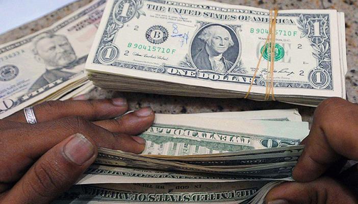 تراجع الدولار لـ 8.75 جنيه بالسوق السوداء ومصرفيون: حالة مؤقتة