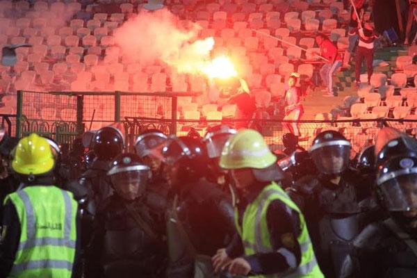 تحطم مدرجات الدرجة الثالثه واصابات في صفوف الألتراس