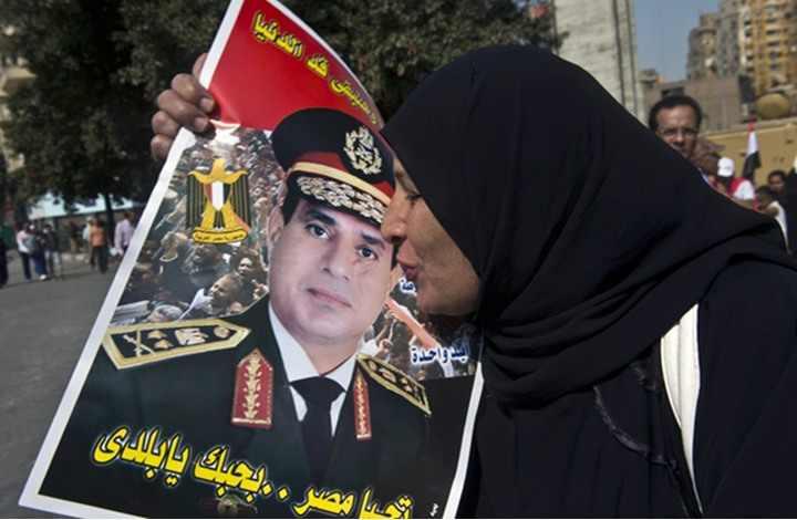 هل حول السيسي شعب مصر لـ”وحيد القرن”؟