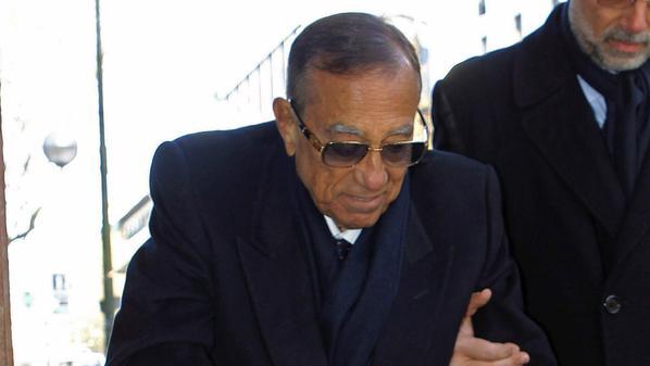 النيابة العامة تدرس التصالح مع حسين سالم