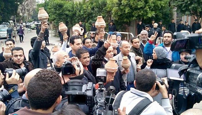 وقفة لـ “تمرد” أمام السفارة القطرية تطالب بطرد السفير