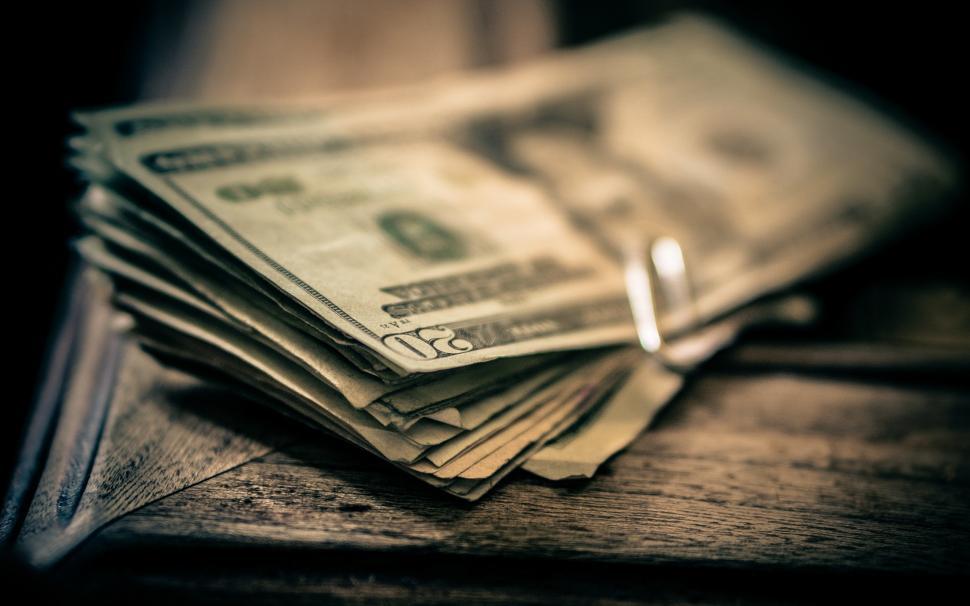 خبراء لـ”رصد”: “الديون الدولارية” كلمة السر في تخفيض الجنيه