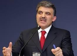 “جول” يصدق علي قانون لمحاكمة قيادات الجيش التركي.