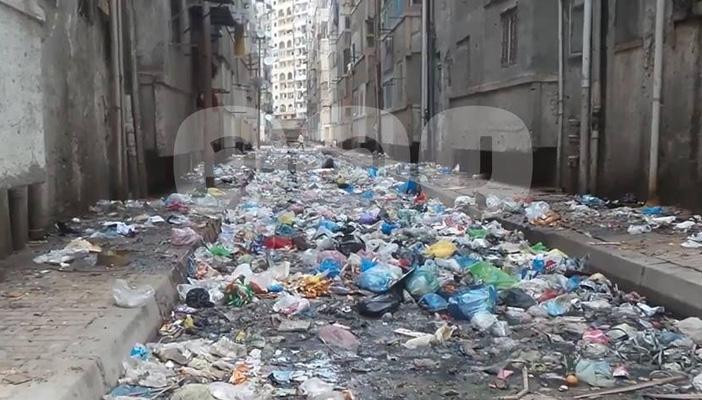 أهالي فيكتوريا بالإسكندرية: “إحنا لو كلاب كانوا وفروا لنا شوارع أنضف”