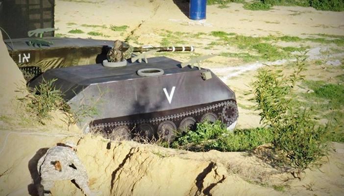 بالصور.. “سرايا القدس” تكشف أول مدرعة محلية الصنع