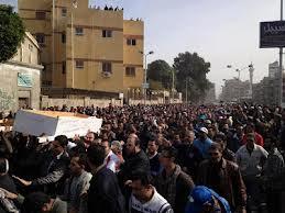 مسيرة للجهاز الفني والإداري للنادي المصري ببورسعيد تطالب “بالقصاص”