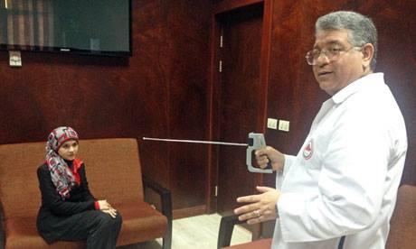 فيديو..اختراع الجيش يعالج كافة الأمراض وليس الإيدز فقط