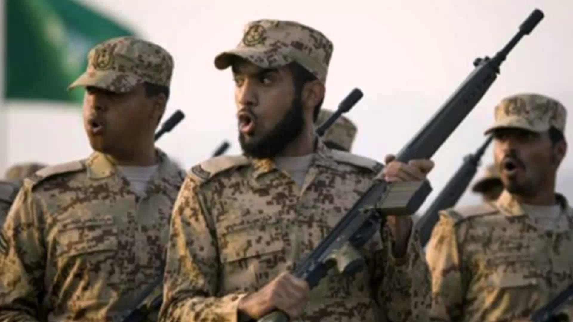 خلاف مثير على “تويتر” بسبب خصم “بدل الإرهاب” في “الدفاع الجوي السعودي”