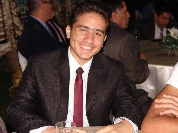 تعذيب”طالب ثانوي” بالكهرباء داخل محبسه بسجون الانقلاب