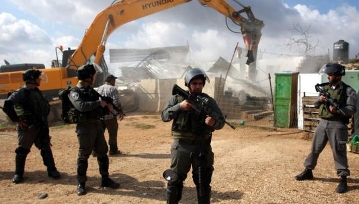 جرافات “إسرائيلية” تهدم منشآت زراعية غرب رام الله