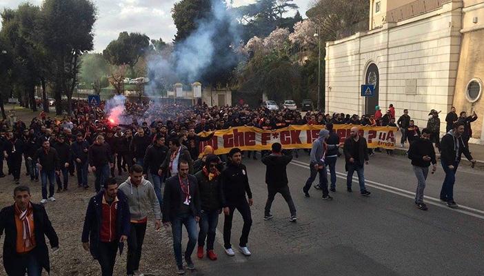 جماهير لاتسيو تشتبك مع جماهير جالطة سراي.. والشرطة تتدخل