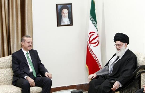 اتهامات متبادلة بين إيران وتركيا.. ويسري لـ”رصد”: صراع نفوذ