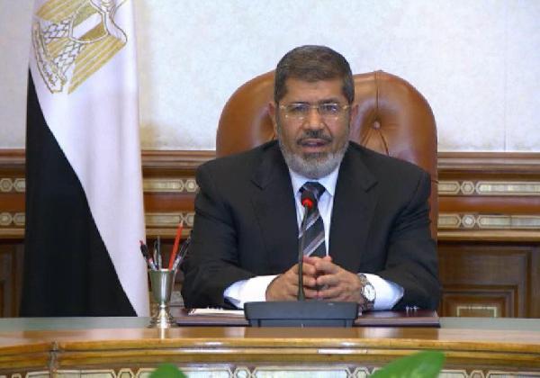 مرسي: الرئاسة والداخلية والجيش والمخابرات طرف واحد