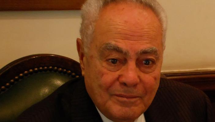 يحيى الجمل: السيسي يمتلك كاريزما “ناصر” والوضع في مصر أصبح “زفت”