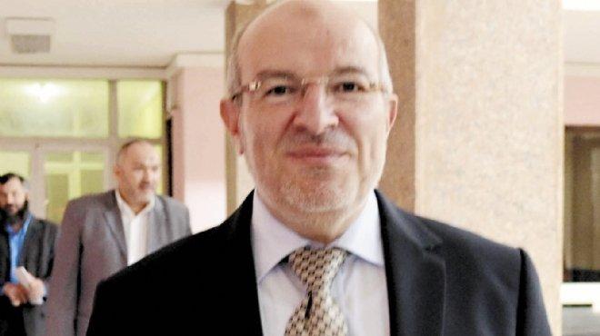 محامي أيمن علي: نصحت بتجاوز قضية الأقفاص الزجاجية