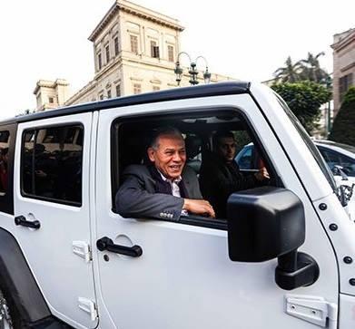 بالصور.. “السادات” يغادر البرلمان خلال التصويت على إسقاط عضويته