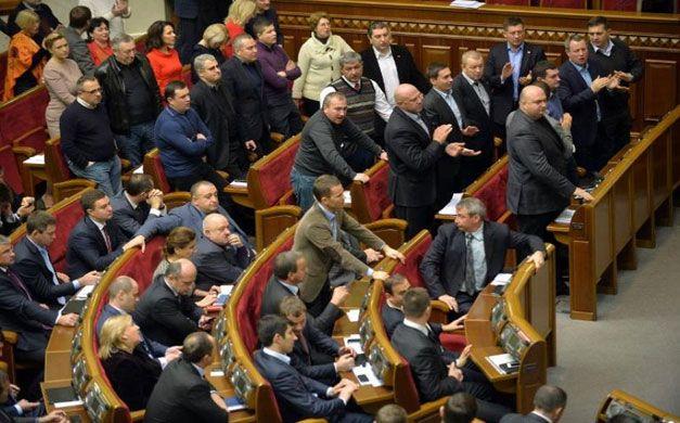 البرلمان الأوكراني يوافق على تشكيل الحكومة الجديد